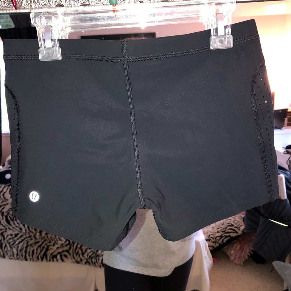 lululemon booty shorts